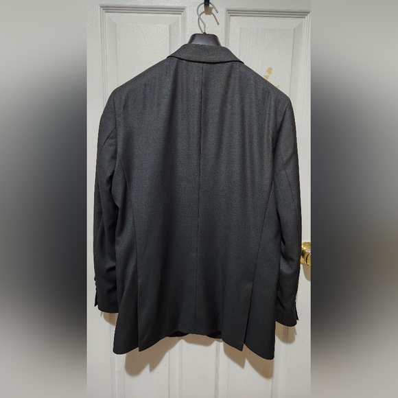 Men's Dark Gray Suit Ensemble - Picture 2 of 8